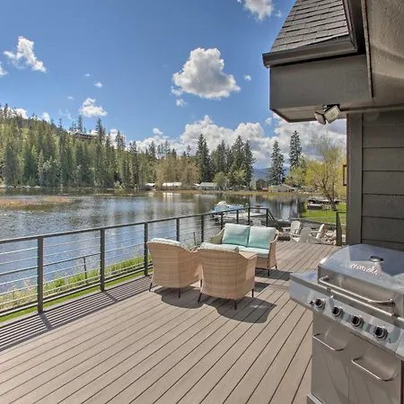 A Contemporary Dream Lakefront Rathdrum Oasis!